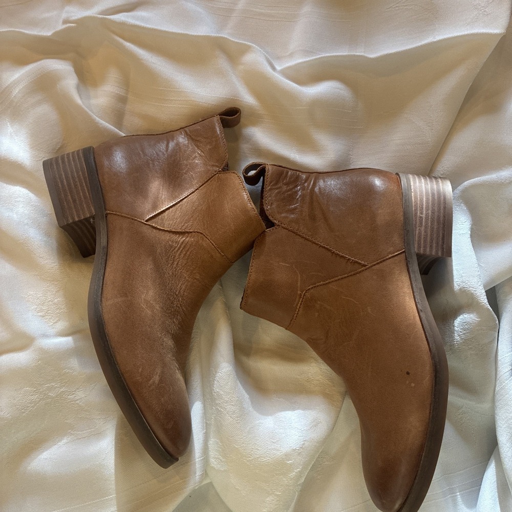 Lucky Brand Women's Brown Leather Ankle Boots Size 7 EUC - Picture 3 of 8
